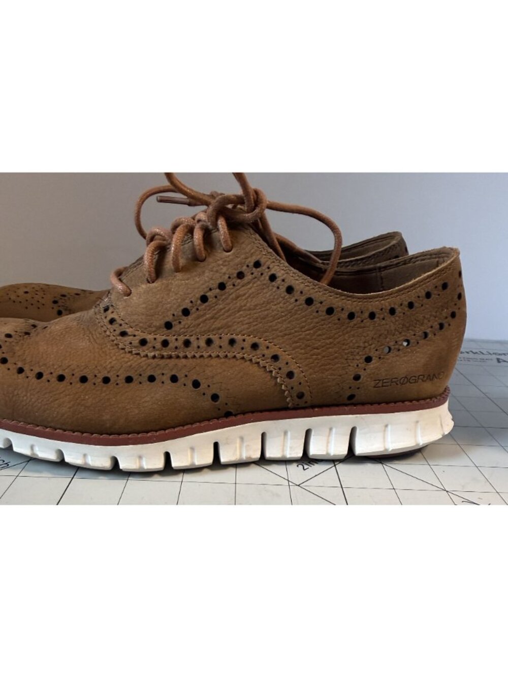 Cole Haan ZeroGrand Wingtip Oxford Tan Suede Mens Size 9M C29771 - Picture 3 of 7